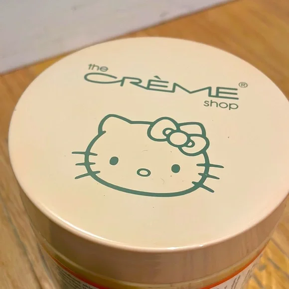 NWT limited edition The Crème shop x Hello Kitty pumpkin beauty bundle - Picture 3 of 9